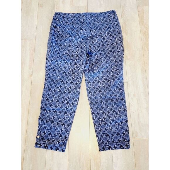 Chico's 2 Blue & White Diamond Ikat Ankle Crop Pants Cuffed Large - Picture 6 of 9